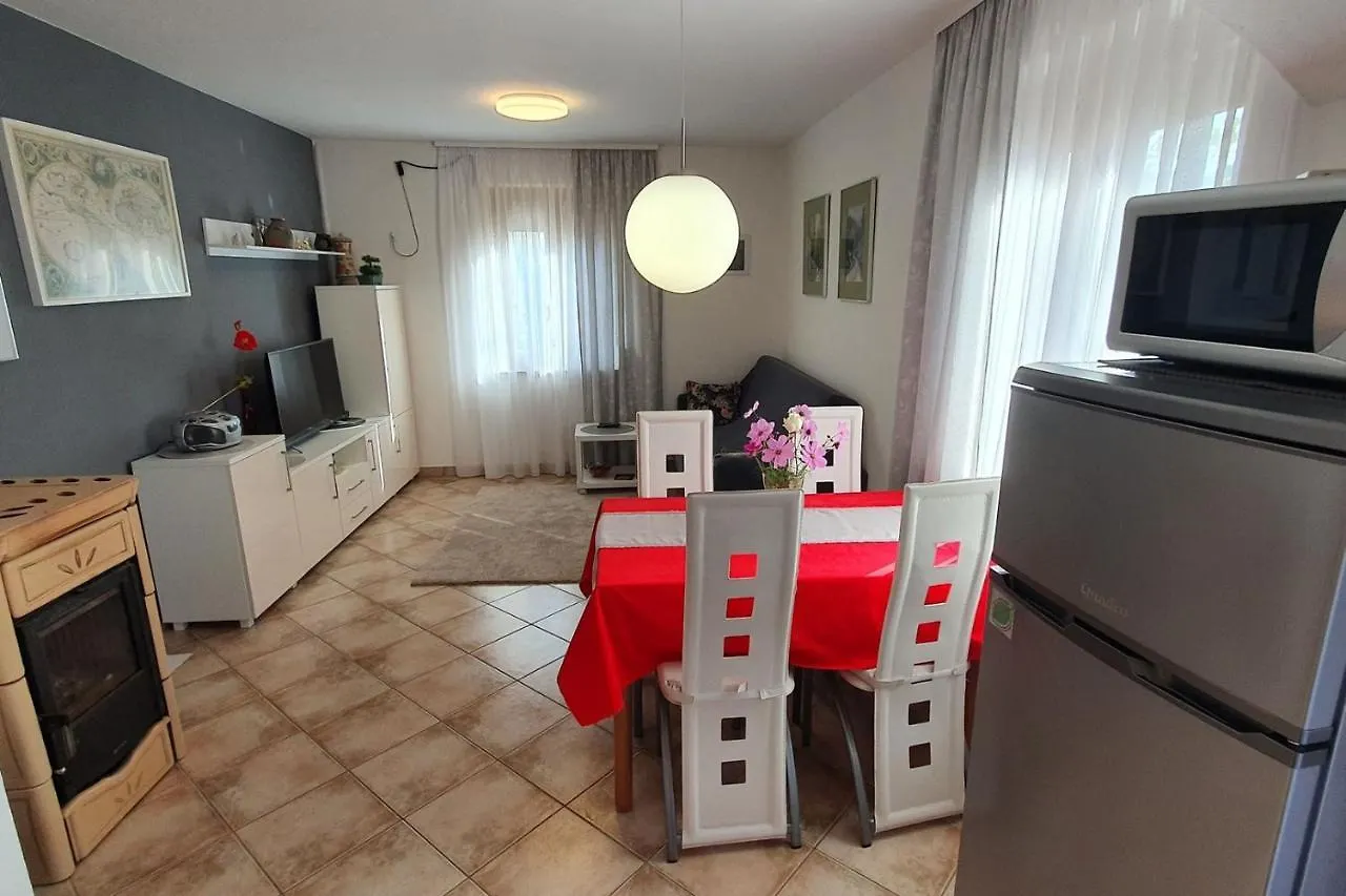Apartment Marija For Three Persons Valbandon Close To The Beach