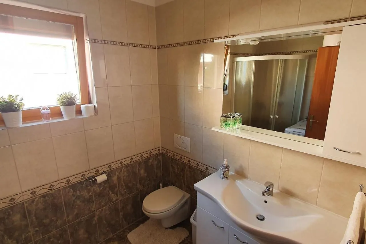 Apartment Marija For Three Persons Valbandon Close To The Beach